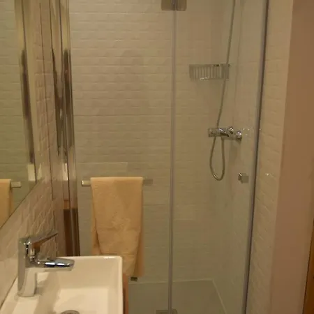 Atico En Espacioso Y Acogedor Apartament Llivia