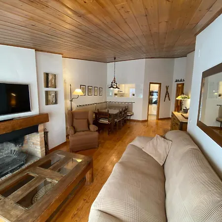 Apartament Atico En Espacioso Y Acogedor Llivia